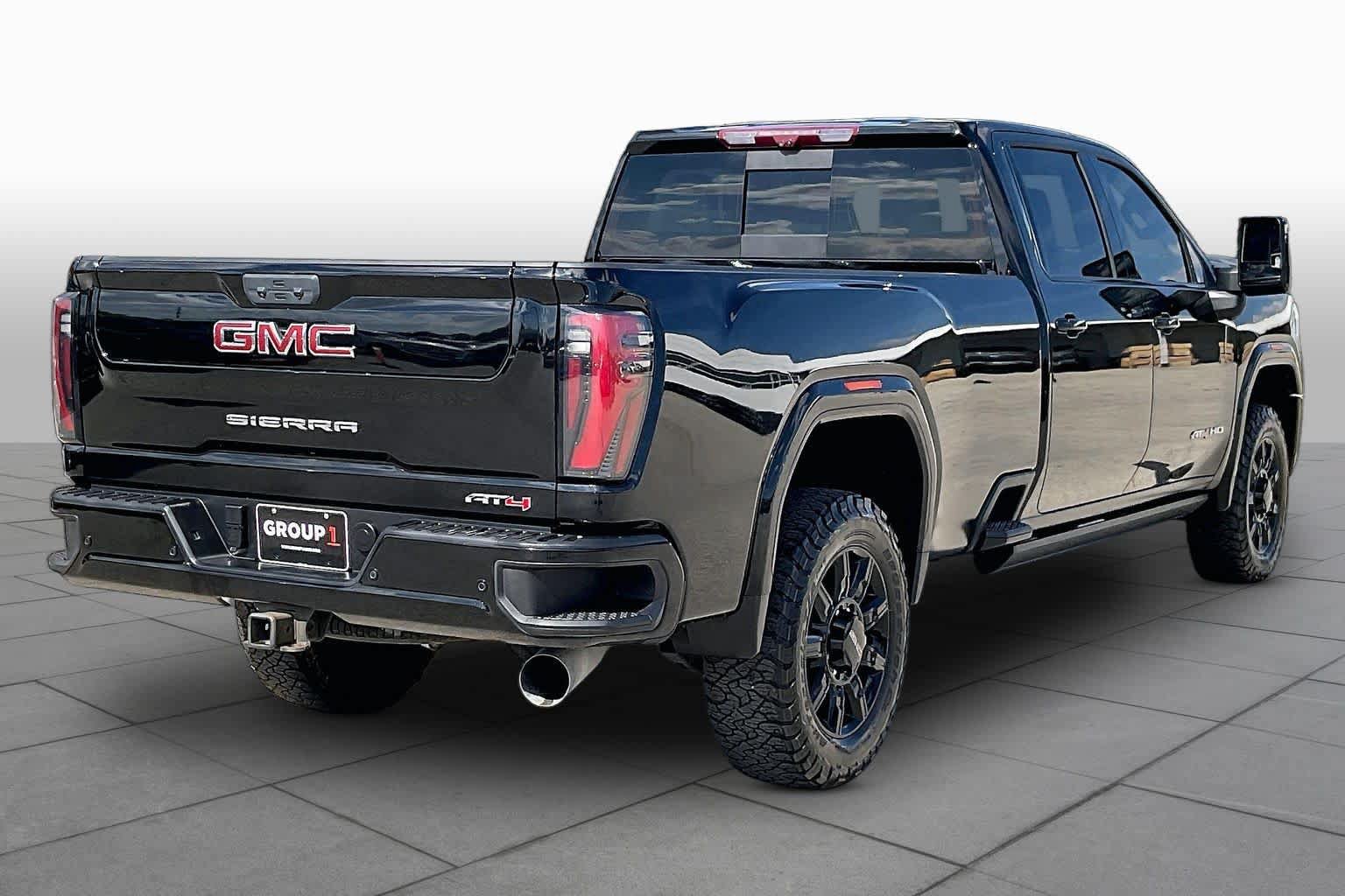 Used 2025 GMC Sierra 3500 AT4 w/ AT4 Premium Plus Package AWD/4WD image 13