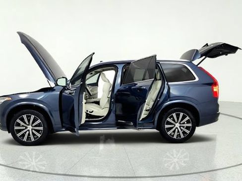 Used 2024 Volvo XC90 B5 Core AWD/4WD image 15