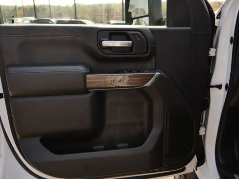 Used 2022 Chevrolet Silverado 3500 LT w/ Convenience Package image 16