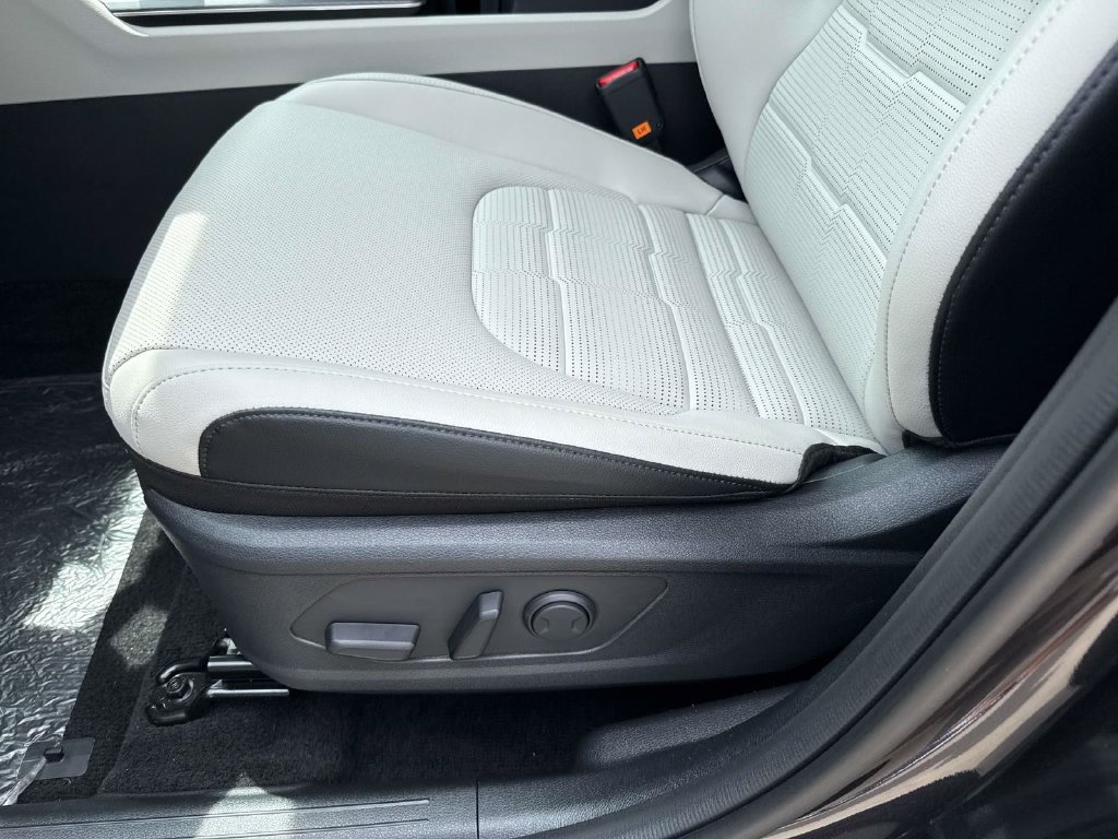 New 2026 Kia Sportage SX AWD/4WD image 18