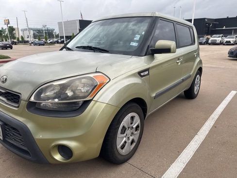 Used 2013 Kia Soul image 2