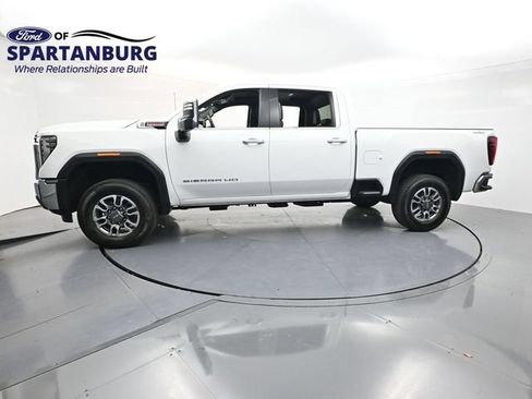 Used 2025 GMC Sierra 2500 SLT AWD/4WD image 4