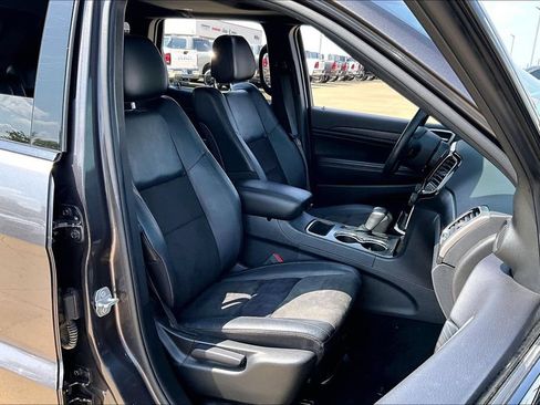 Used 2021 Jeep Grand Cherokee Laredo X AWD/4WD image 7