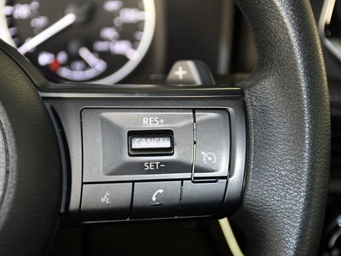 Used 2024 Nissan Rogue S image 21