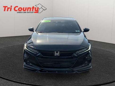 Used 2021 Honda Accord Touring image 2