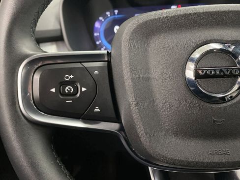 Used 2024 Volvo XC40 B5 Core image 21