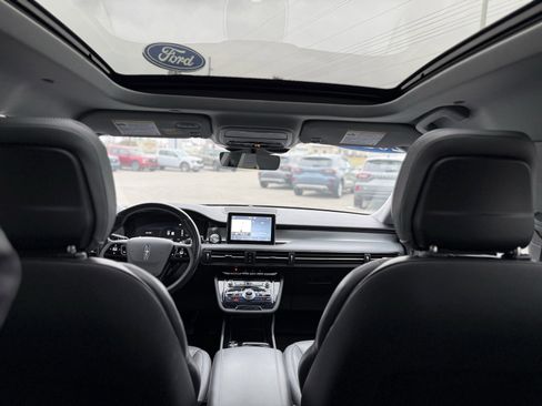 Used 2020 Lincoln Corsair Reserve w/ Equipment Group 201A image 13