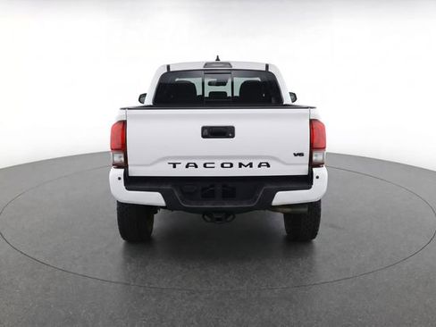 Used 2019 Toyota Tacoma TRD Sport w/ Technology Package AWD/4WD image 7