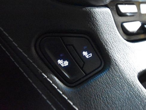 Used 2015 Chevrolet Suburban LT image 34