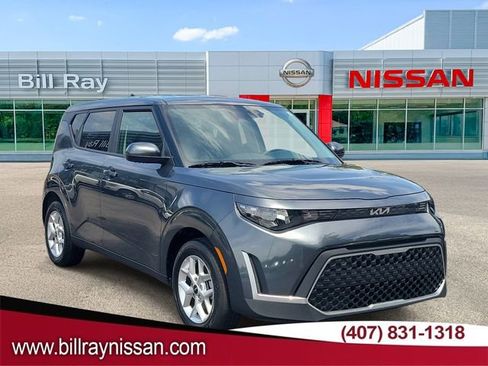 Used 2025 Kia Soul LX w/ LX Technology Package FWD image 1