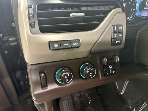 Used 2019 GMC Yukon XL Denali w/ Denali Ultimate Package AWD/4WD image 15