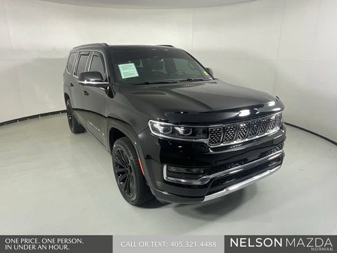 Used 2022 Jeep Grand Wagoneer Series II AWD/4WD image 3