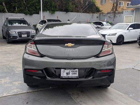 Used 2017 Chevrolet Volt LT w/ Comfort Package image 4