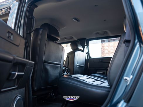 Used 2005 HUMMER H2 w/ Preferred Equipment Group image 21