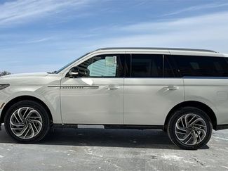 New 2026 Lincoln Navigator Reserve video 2