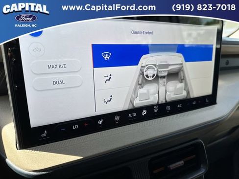 Certified 2025 Ford Maverick Lariat w/ 4K Tow Package AWD/4WD image 28
