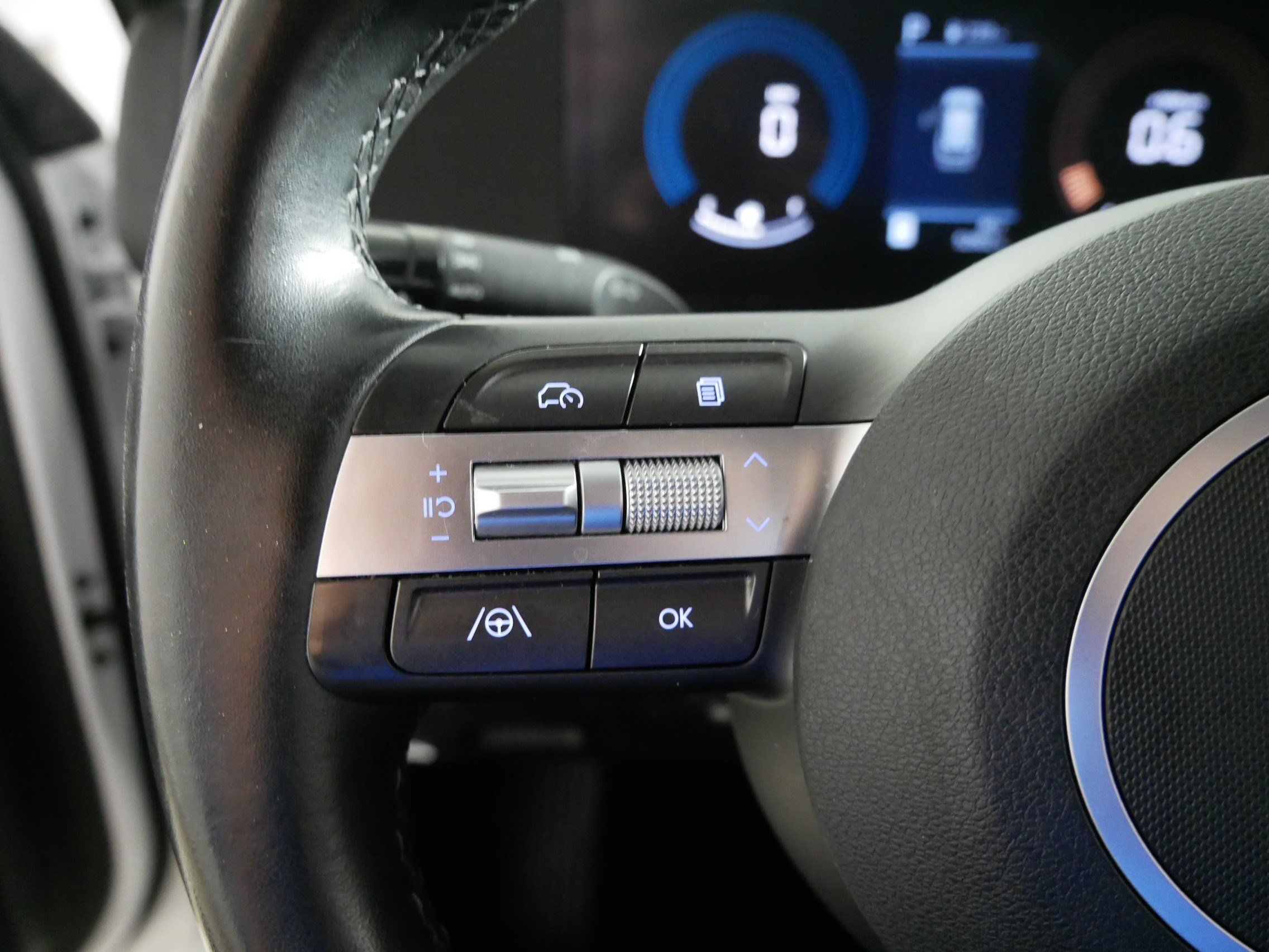Used 2025 Hyundai Kona SEL AWD/4WD image 27