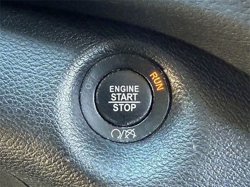 Used 2020 Jeep Cherokee Trailhawk w/ Comfort/Convenience Group image 24