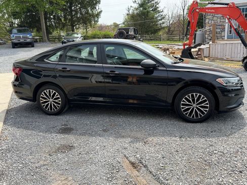 Used 2021 Volkswagen Jetta SE FWD image 4