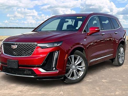 Used 2023 Cadillac XT6 Premium Luxury w/ Technology Package image 3