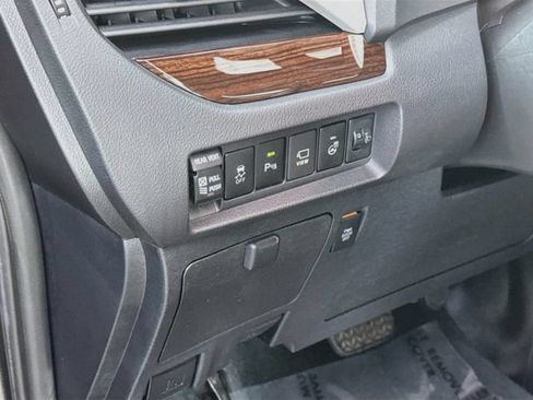 Used 2020 Toyota Sienna Limited Premium FWD image 10