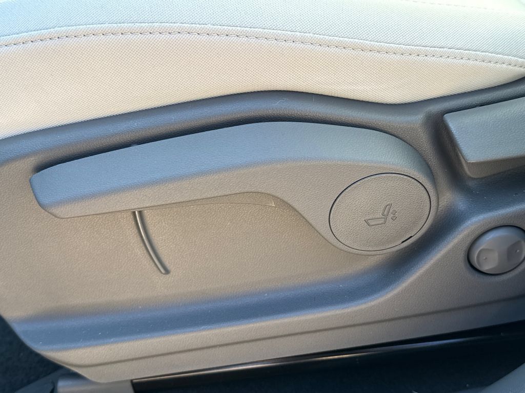 Used 2026 Hyundai Santa Fe SE FWD image 18