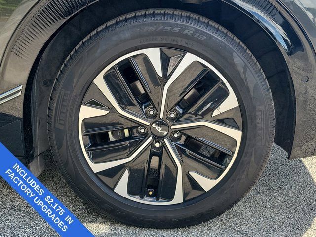 Used 2024 Kia EV6 Wind w/ Wind Technology Package RWD image 9
