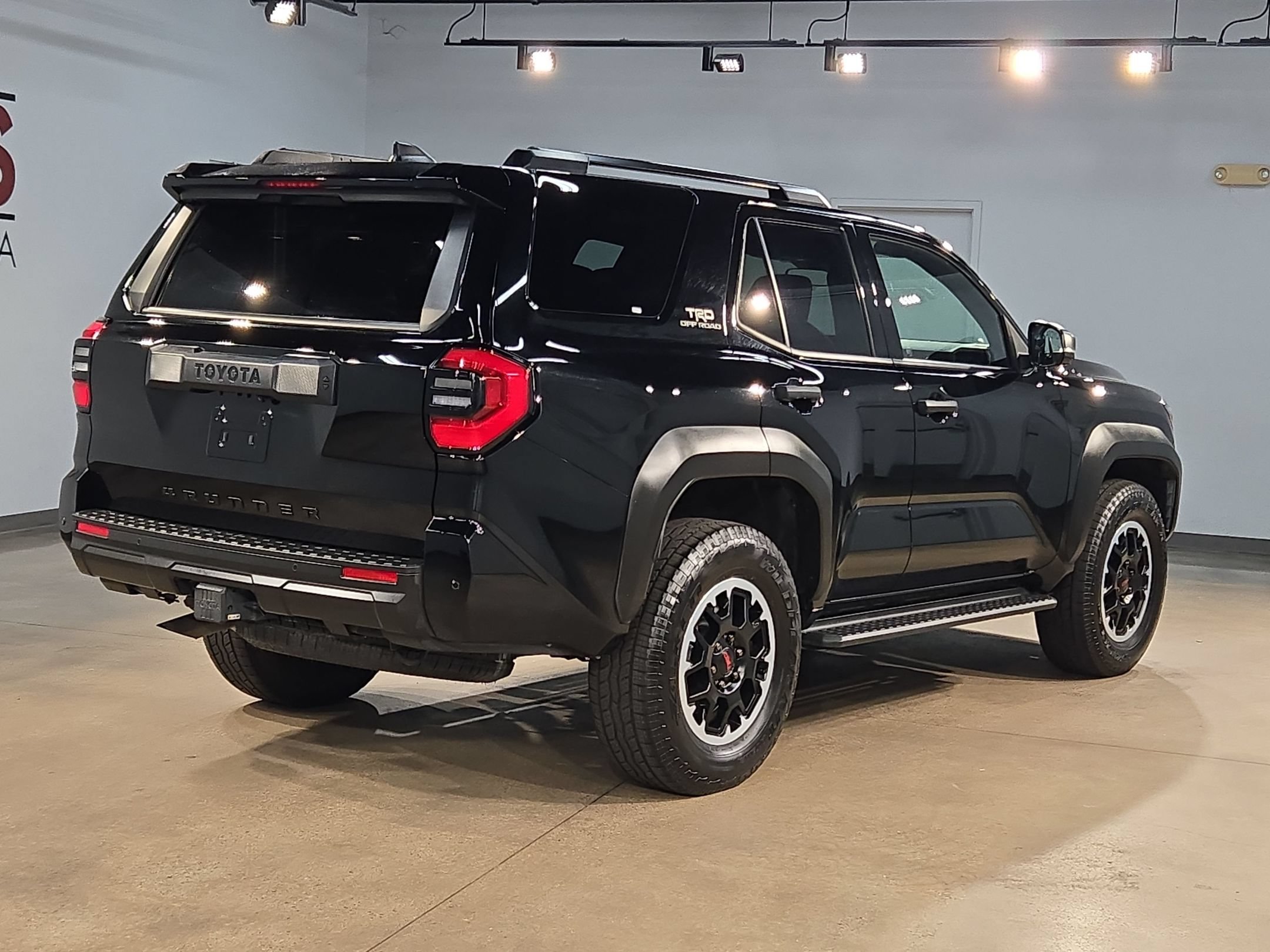 Certified 2025 Toyota 4Runner TRD Off-Road AWD/4WD image 7