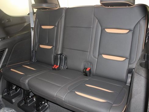 Used 2024 GMC Yukon AT4 w/ AT4 Premium Package image 20