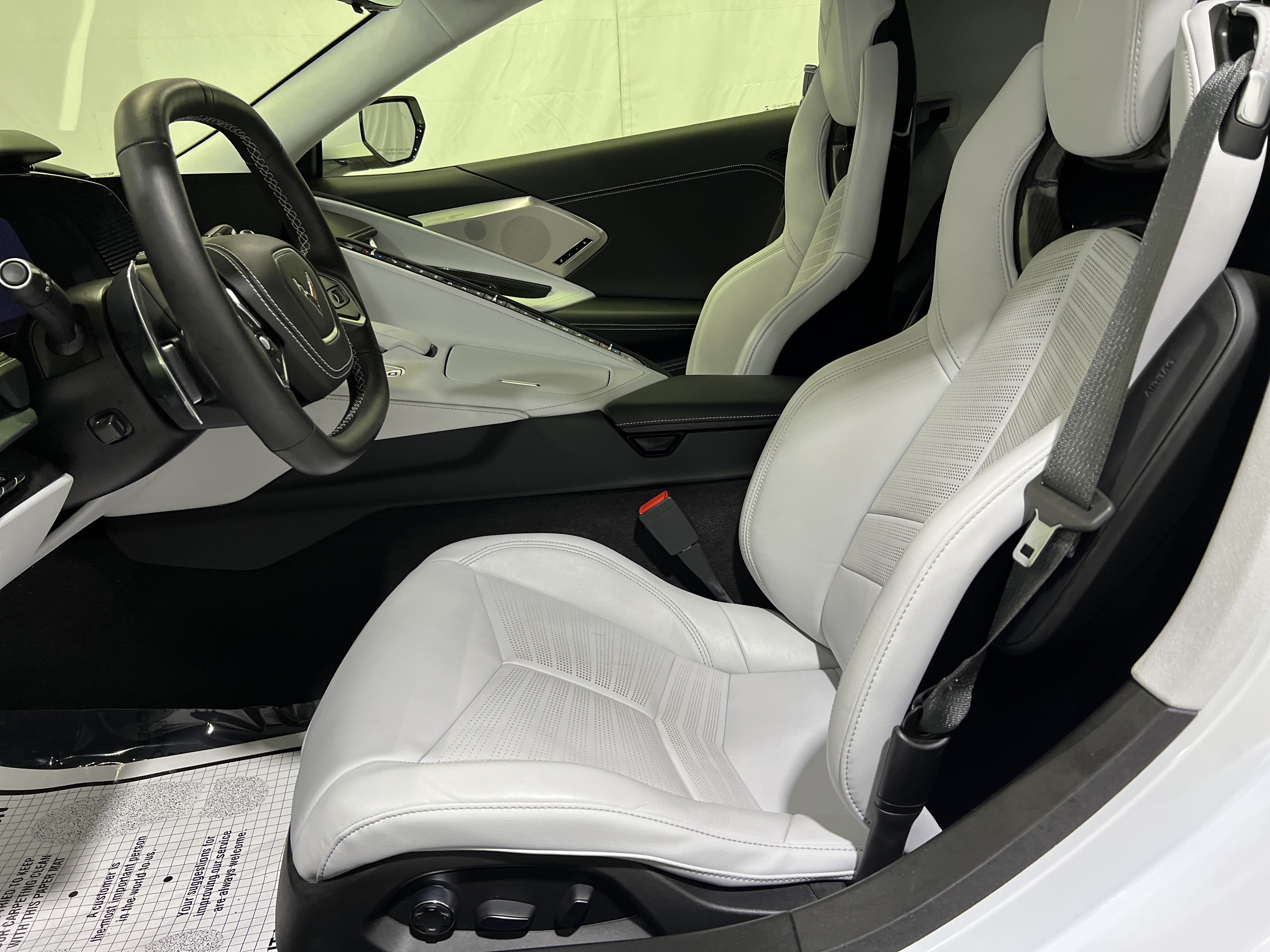 Used 2022 Chevrolet Corvette Stingray Premium Cpe w/ Z51 Performance Package RWD image 17