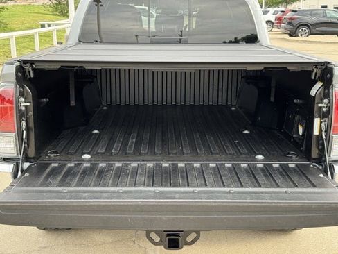 Used 2020 Toyota Tacoma TRD Off-Road AWD/4WD image 31