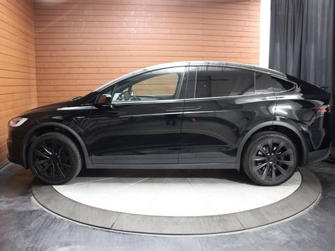 Used 2023 Tesla Model X image 8