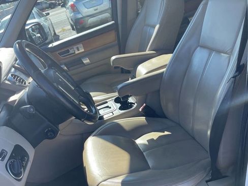 Used 2011 Land Rover LR4 HSE LUX image 4