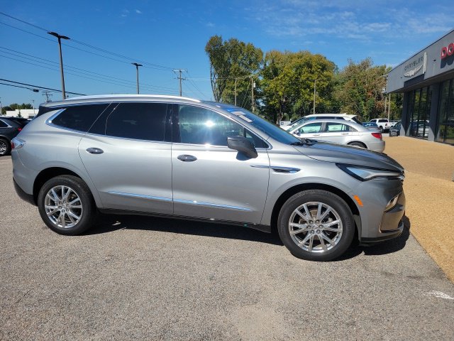 Used 2023 Buick Enclave Essence w/ Experience Buick Package AWD/4WD image 1