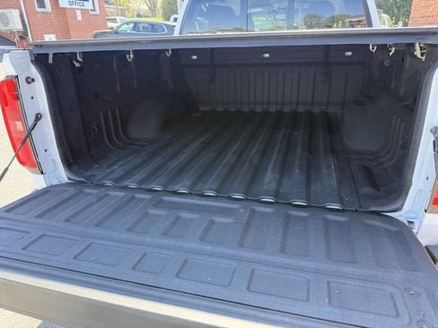 Used 2022 Chevrolet Colorado LT w/ Luxury Package AWD/4WD image 17