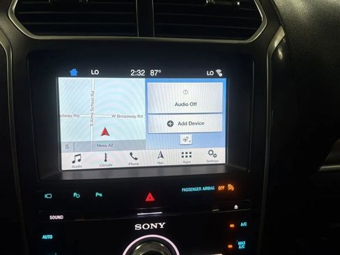 Used 2018 Ford Explorer Limited w/ Equipment Group 301A FWD image 12