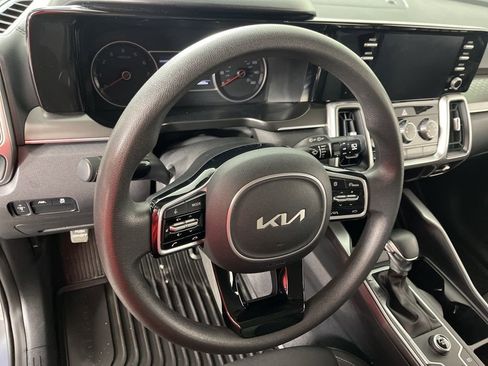 Used 2022 Kia Sorento LX image 26