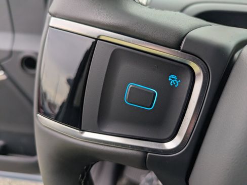 New 2026 Ford Expedition Active image 16