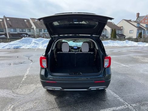 Certified 2022 Ford Explorer XLT w/ Equipment Group 202A image 27