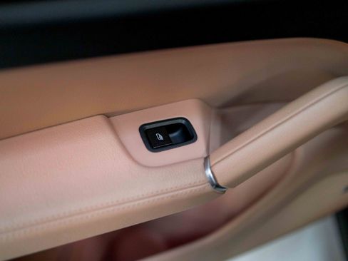 Used 2019 Porsche Cayenne image 40