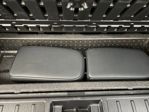 Used 2023 Mitsubishi Outlander SE image 40