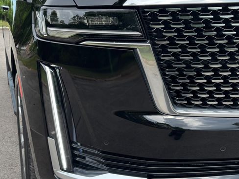 Used 2024 Cadillac Escalade Premium Luxury AWD/4WD image 18
