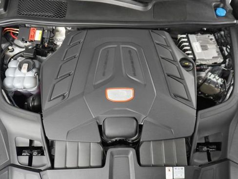 Used 2022 Porsche Cayenne Turbo image 31