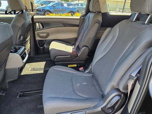 Certified 2026 Kia Carnival LX FWD image 12