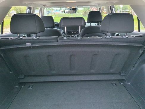 Used 2025 Hyundai Venue SEL FWD image 28