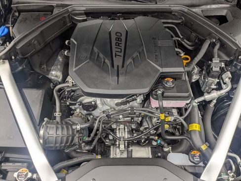 Used 2025 Genesis G70 2.5T RWD image 21
