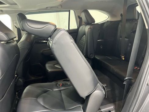 Used 2022 Toyota Highlander XLE image 24