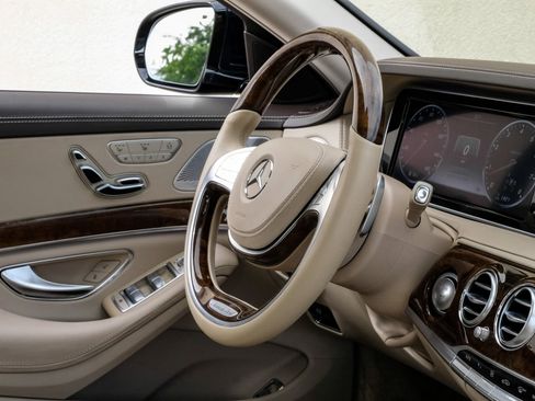 Used 2015 Mercedes-Benz S 550 Sedan w/ Sport Package w/ Sport Package image 13