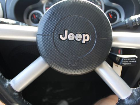 Used 2010 Jeep Wrangler Unlimited Sahara image 14