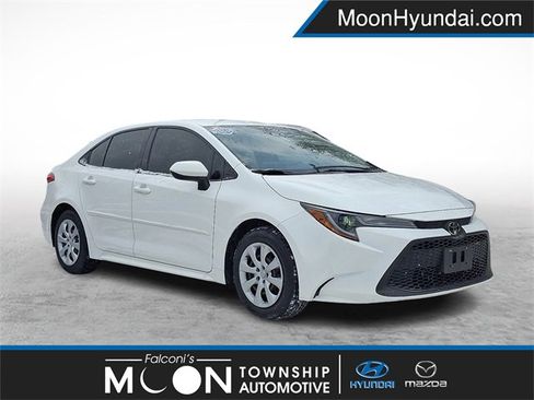 Used 2022 Toyota Corolla LE image 1
